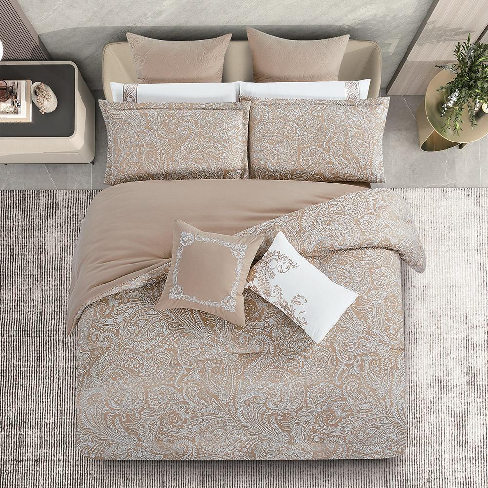 مفرش صيفي فاخر مزدوج جاكار مطرز 12 قطعة – لوتشيني Lucini– بيج غامق